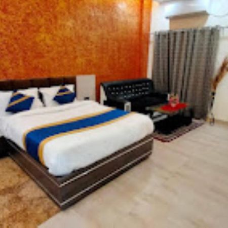 Guru Dev Palace Hotel & Lawn,Ayodhya Экстерьер фото