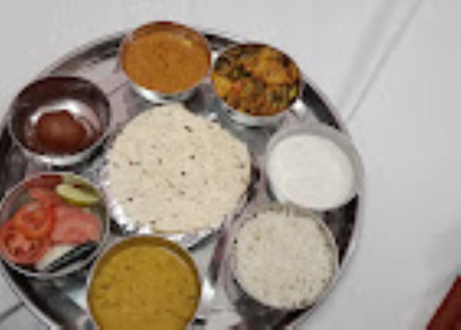 Guru Dev Palace Hotel & Lawn,Ayodhya Экстерьер фото